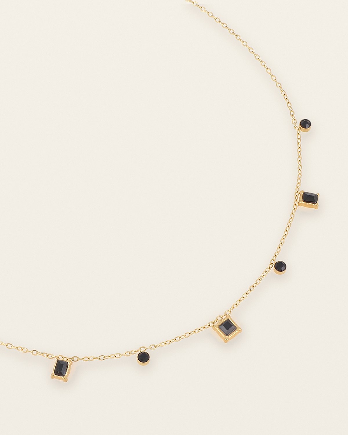 Delphine Necklace – Black