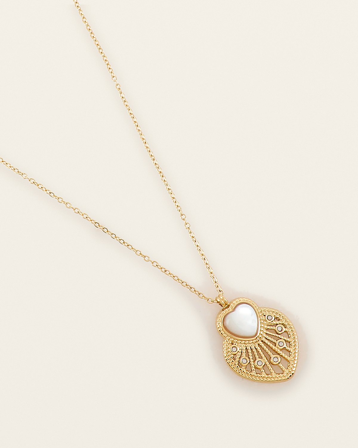 Coralie Necklace – White mother-of-pearl