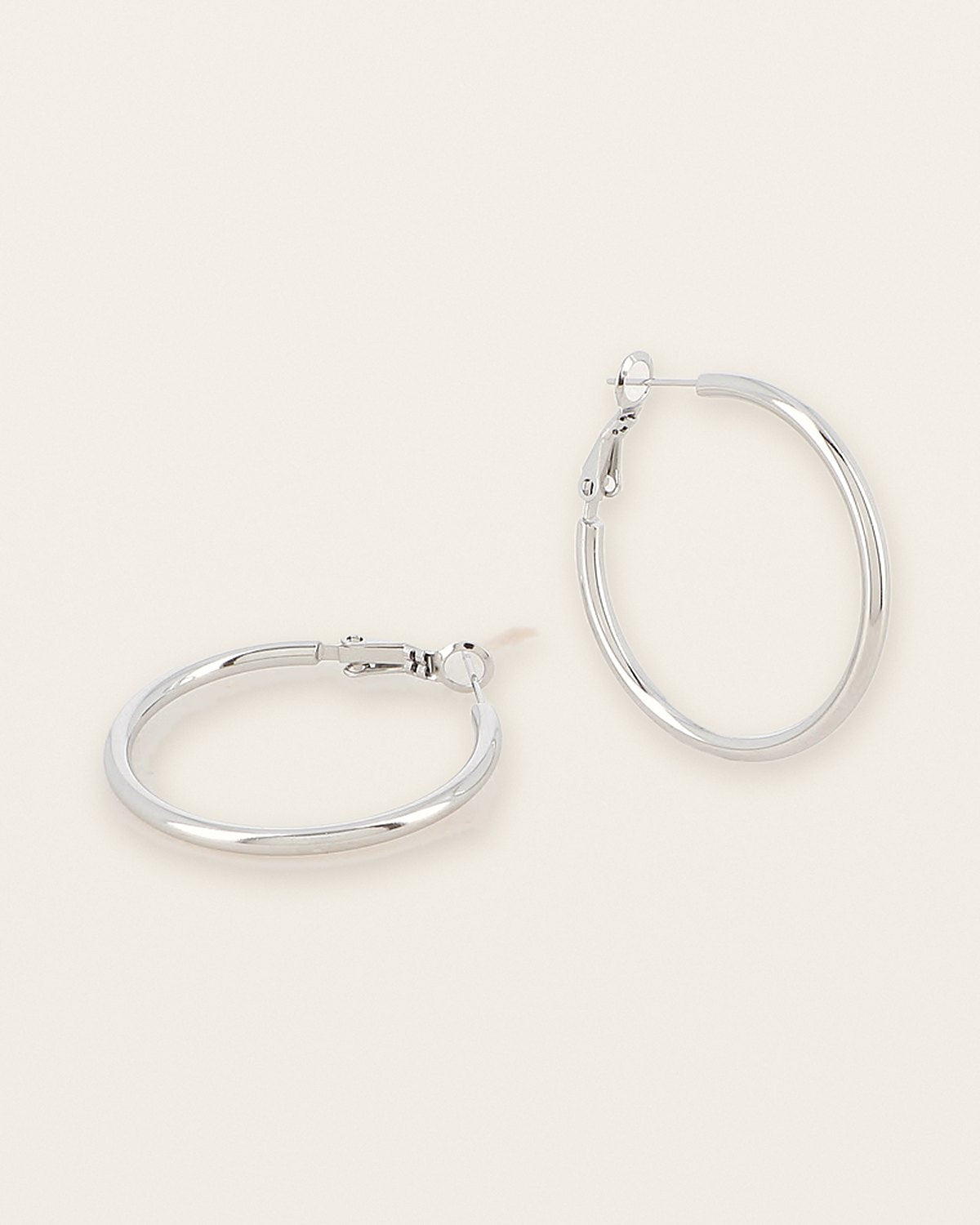 Manon Hoops – Silver, 35 mm