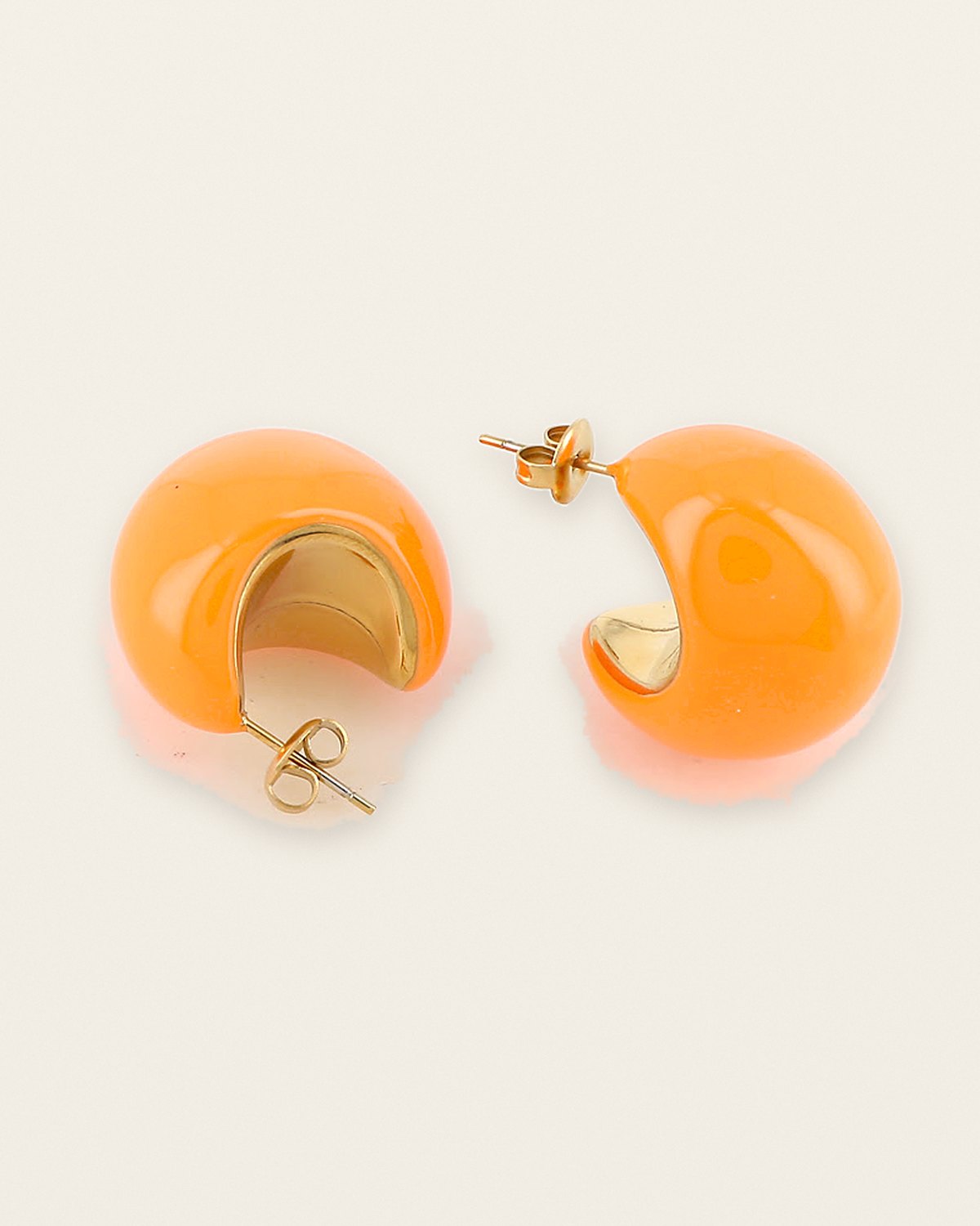Suzanne Hoops – Orange