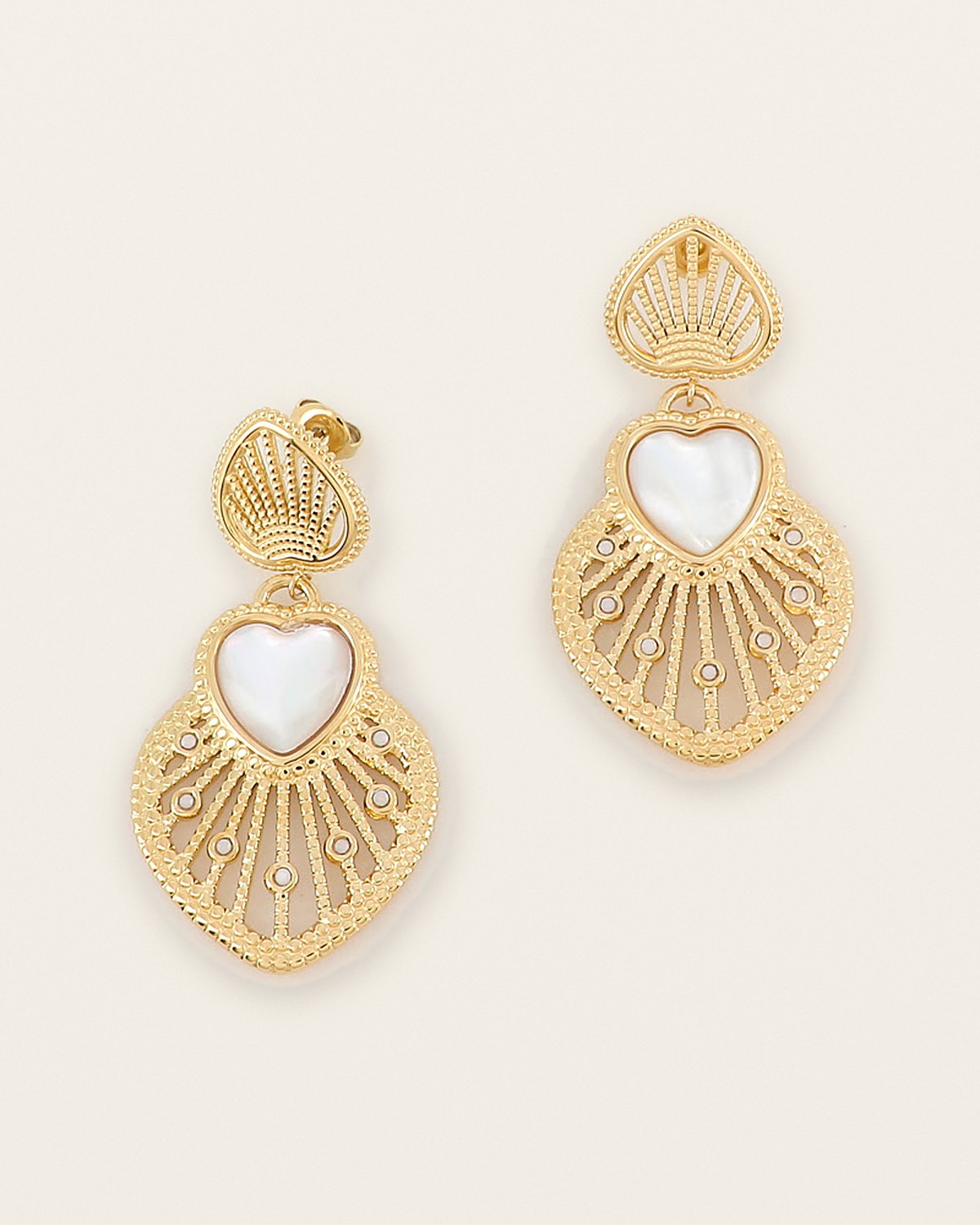 Coralie Earrings – White mother-of-pearl